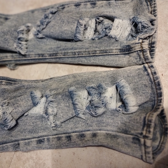 Almost Famous women’s size 20 jeans distressed plus size designer denim - Picture 5 of 5